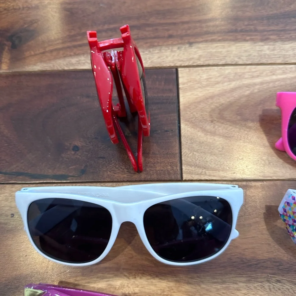 Lot of 9 girl sunglasses